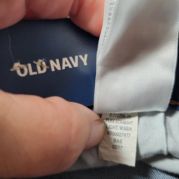 Old Navy Famous Jeans Womens NEW WITH TAGS - Picture 7 of 7